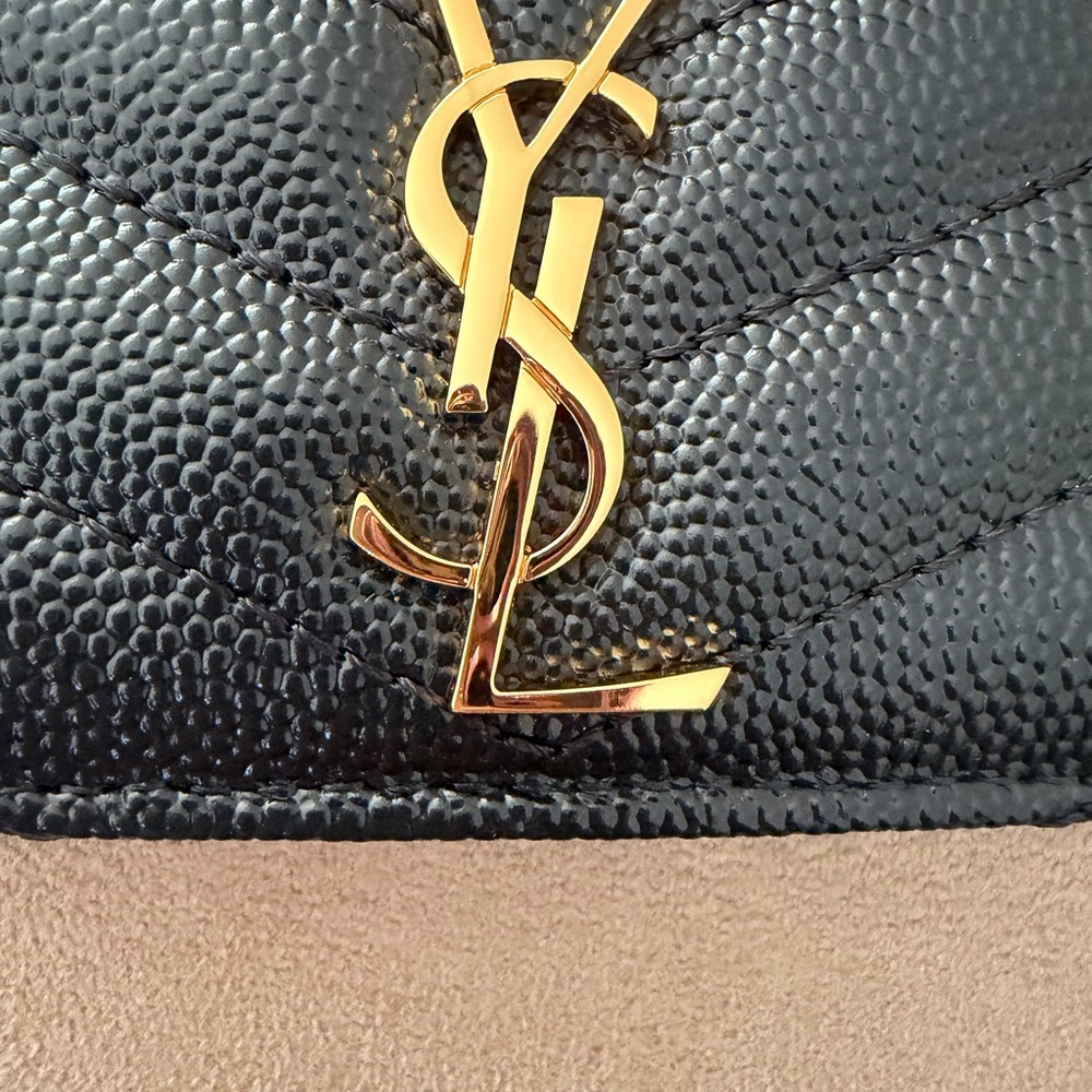 YSL Cassandre Matelasse card holder in black - Picture 3 of 6